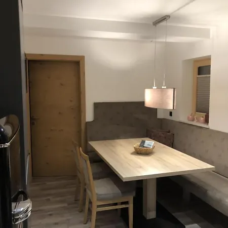 Alpen Andi Apartman *